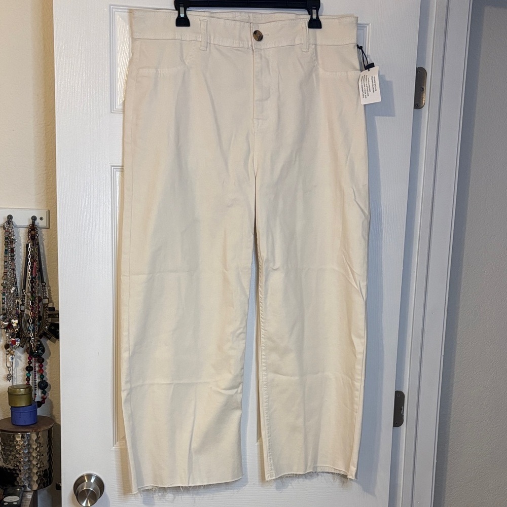 Black Tape Cream Cropped Jeans-Size 14